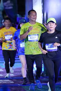 BIB: 3451, 4367, 3489
                            <button type="button" onclick="openModal(26226701)" class="btn btn-primary btn-sm float-right btn-popup" data-toggle="modal" data-target=".modal-high-quality">
                        <i class="fas fa-shopping-cart"></i> Add to Cart
                    </button>
                                            <button type="button" onclick="isThisMe(26226701, true)" class="btn btn-success btn-sm float-right btn-popup btn-isme hidden" data-toggle="tooltip" data-placement="bottom" title="นี่คือรูปของคุณใช่ไหม คลิกที่นี่เพื่อเอาเข้าอัลบั้ม">
                        <i class="fas fa-plus"></i> Add to album
                    </button>
                    <button type="button" onclick="isThisMe(26226701, false)" class="btn btn-warning btn-sm float-right btn-popup btn-isnotme hidden">
                        <i class="fas fa-ban"></i> Remove from album
                    </button>